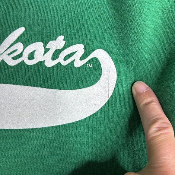Vintage Badger Sport North Dakota Fighting Sioux Green Hooded Sweatshirt Small - Picture 10 of 11